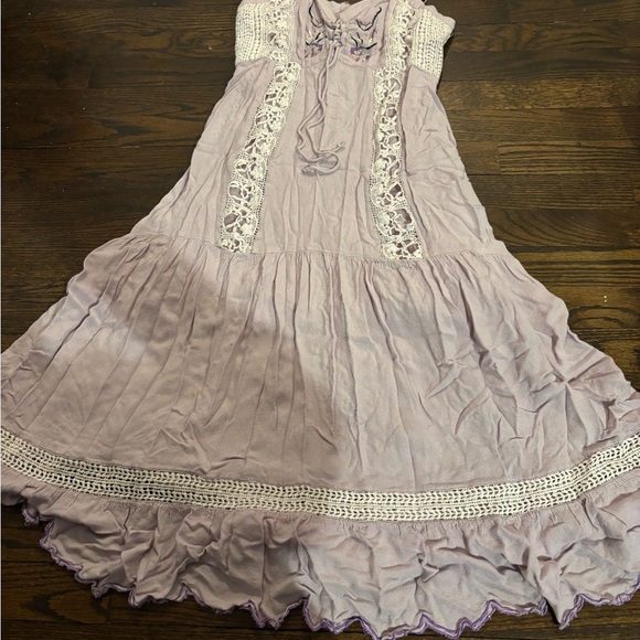 Elegant Lavender Lace Dress - Picture 1 of 6